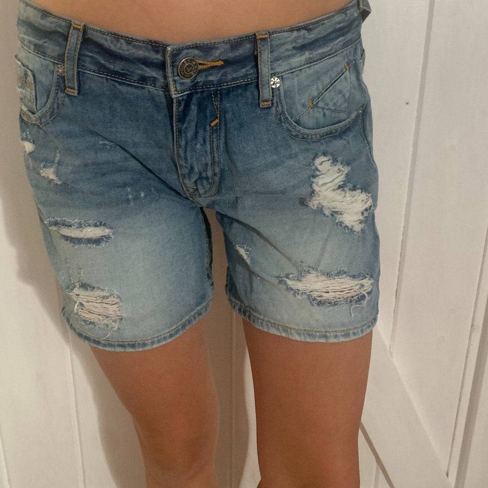 VERY CUTE WOMENS VIGOSS DISTRESSED JEAN SHORTS